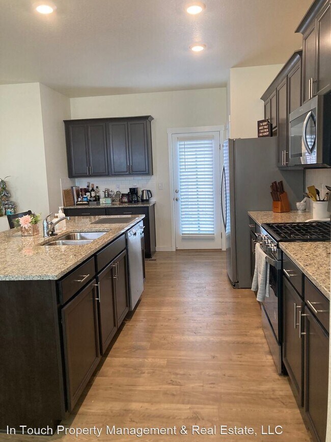 Foto del edificio - 4 br, 3 bath House - 739 Quemoy Street
