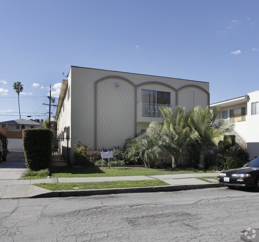 Foto del edificio - 817 N Hudson Ave