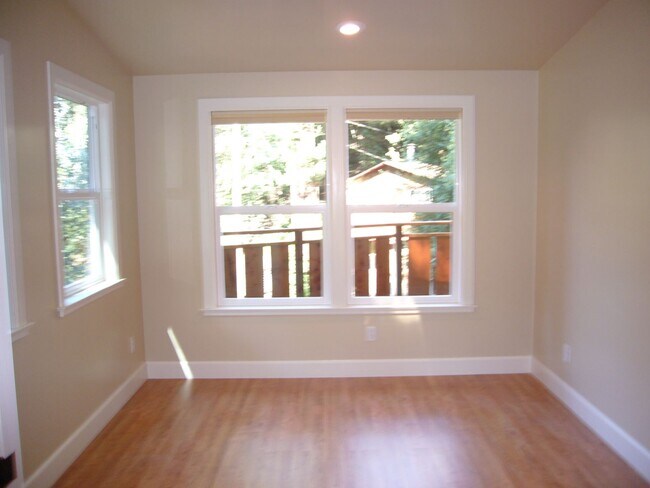 Foto del edificio - Private One + Bedroom Hilltop Home, Washer/Dryer & Storage