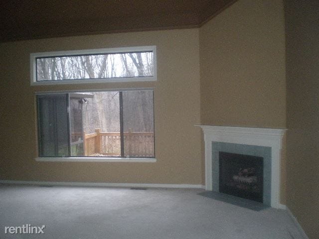 Building Photo - 624 Woodcreek Dr