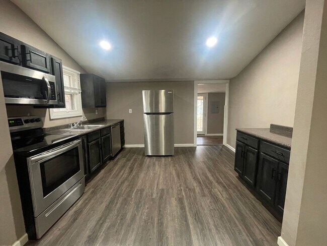 Foto del edificio - Recently Remodeled 3 Bedroom 1.5 Bathroom!