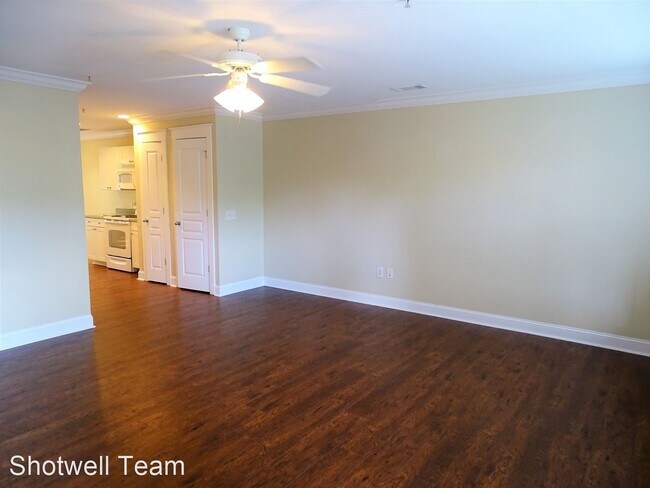 Building Photo - 3 br, 3 bath House - 1100 Tree Top Way #1613