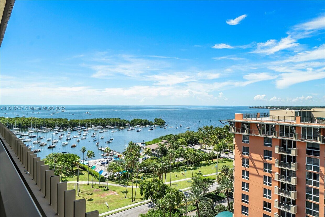 Primary Photo - 2901 S Bayshore Dr