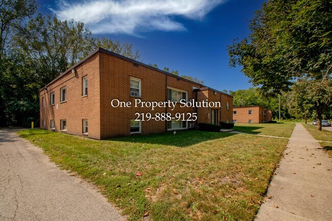 Building Photo - 801 E 32nd Ave