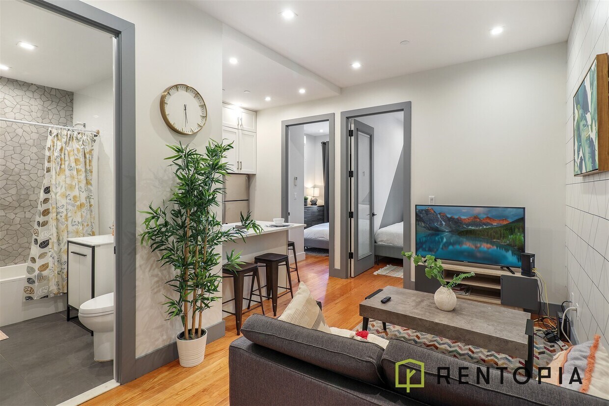Foto principal - 235 S 4th St