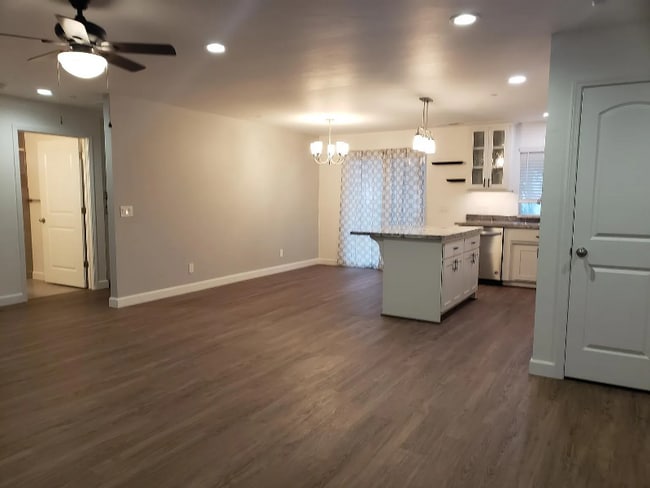 Building Photo - 819 Regnier Ln