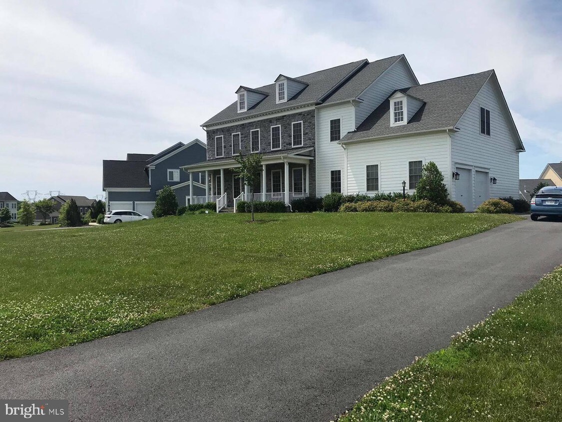 Foto principal - 23523 Bentley Grove Pl