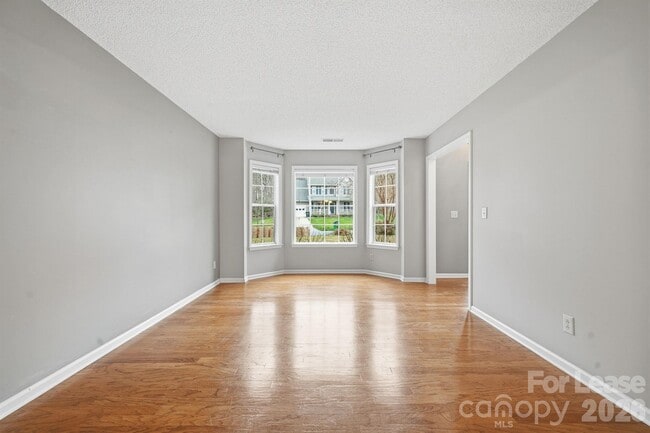 Building Photo - 2717 Bathgate Ln