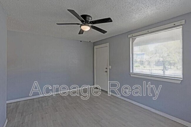 Building Photo - 4114 Moncrief Rd