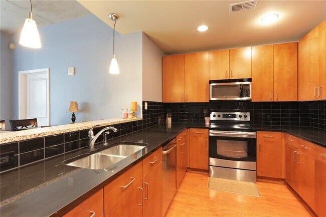 Building Photo - 44 Peachtree Pl NW