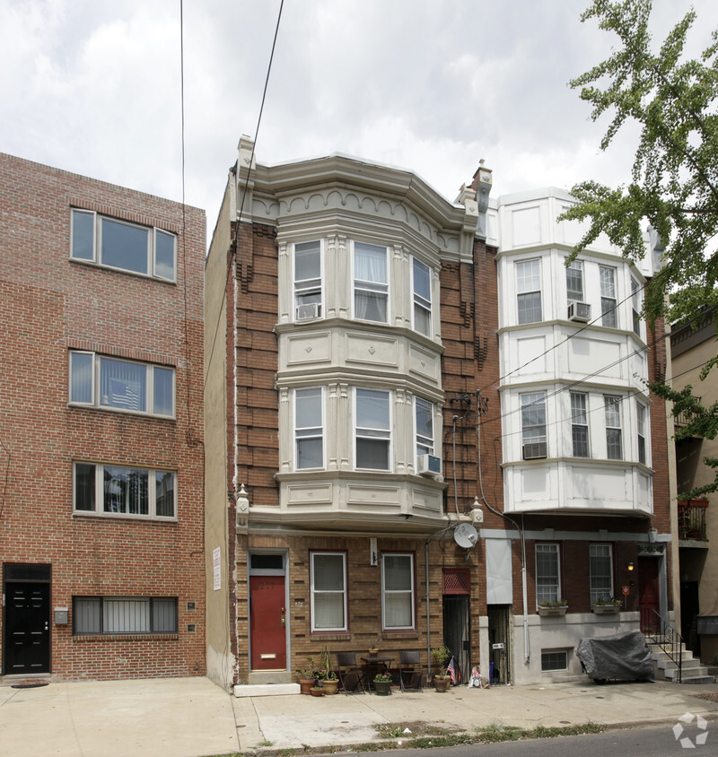 Building Photo - 217 Christian St