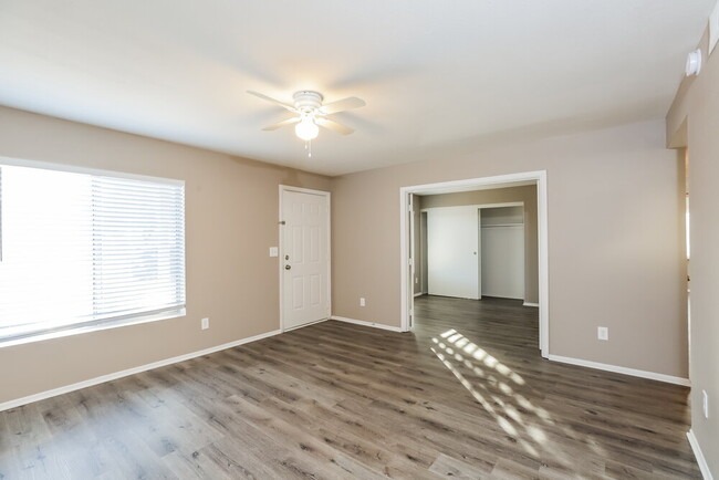 Building Photo - 12818 S Pai St