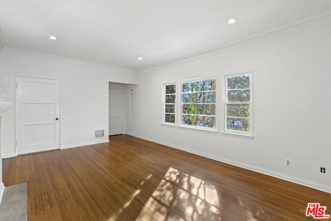 Foto del edificio - 2364 Kerwood Ave