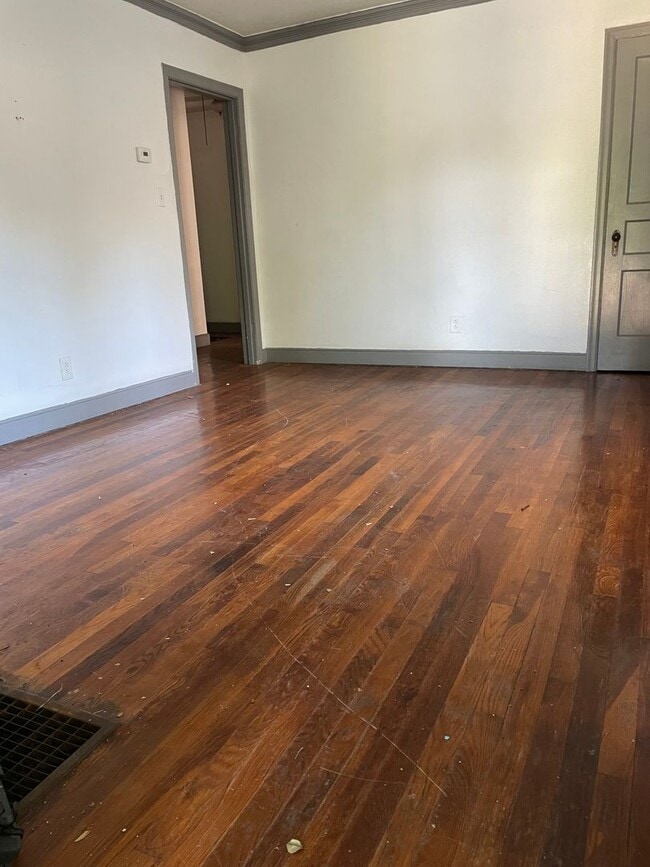 Building Photo - 2 bedroom 1 bath near Overton Square