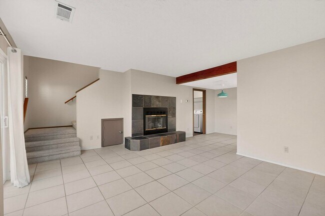 Foto del edificio - Prospectors Point NE Condo 2 Bedroom, 2 story, 1 1/2 Bath, 1 car garage