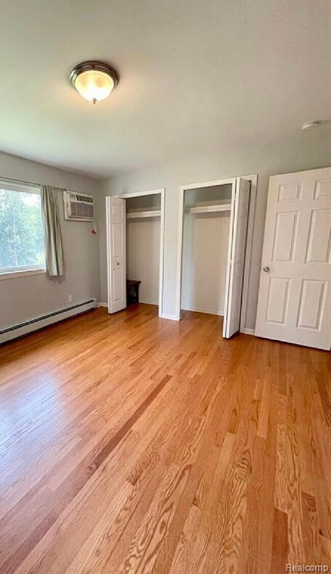 Foto del edificio - 525 Fairbrook St