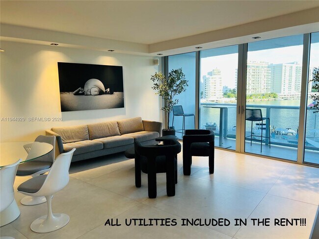 Foto del edificio - 900 Bay Dr