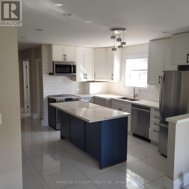 Building Photo - 181 Flora Dr