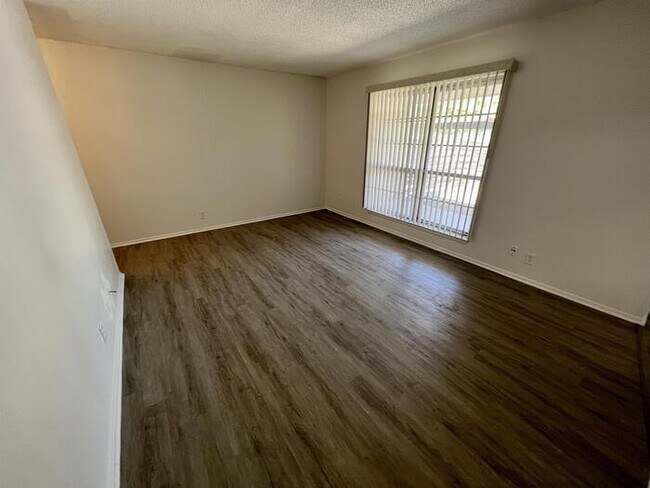 Building Photo - 6805 Neston Dr