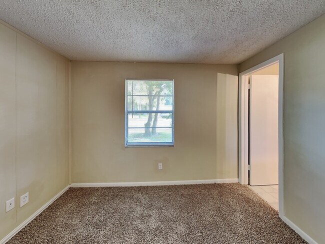 Building Photo - WESTSIDE HOME