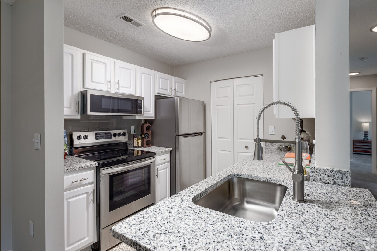 Foto principal - Waters Edge at Harbison