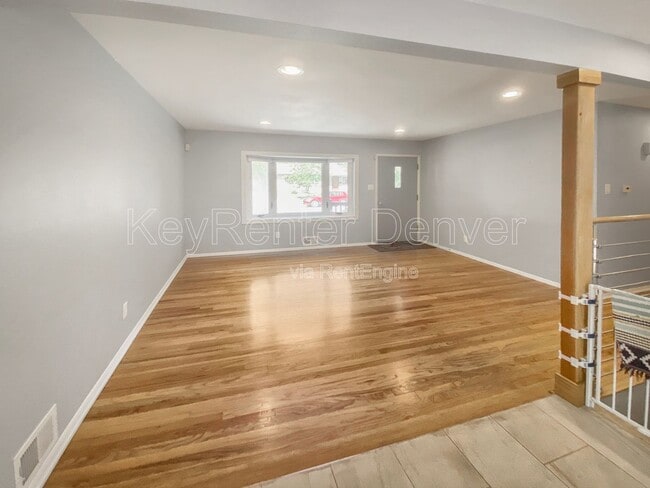 Foto del edificio - 6319 Iris Way