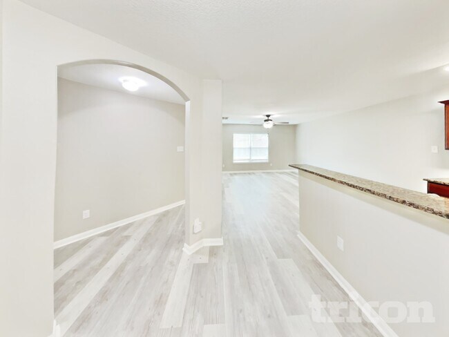 Foto del edificio - 32608 Decker Creek Dr