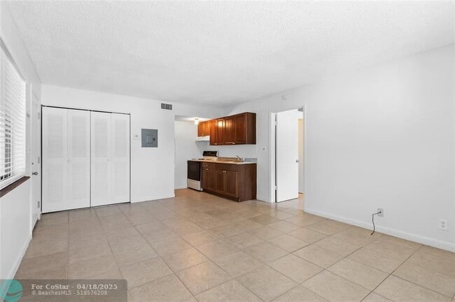 Building Photo - 4331 NW 19th St
