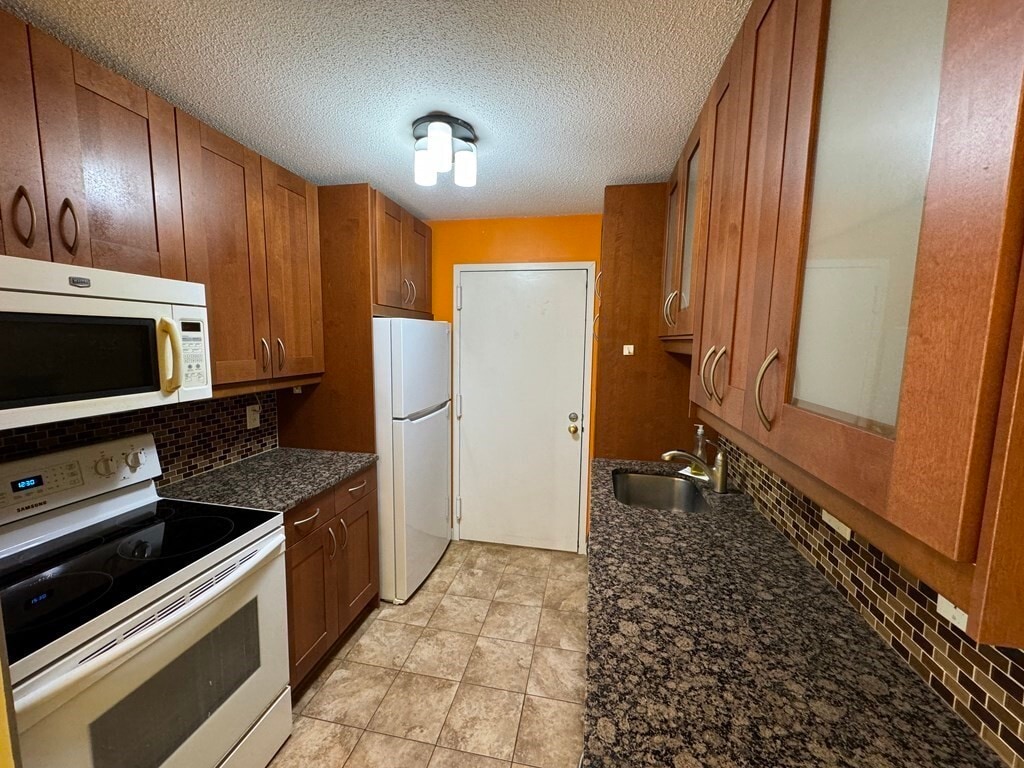 54 Village Brook Ln Unit 7, Natick, MA 01760 Condo for Rent in Natick