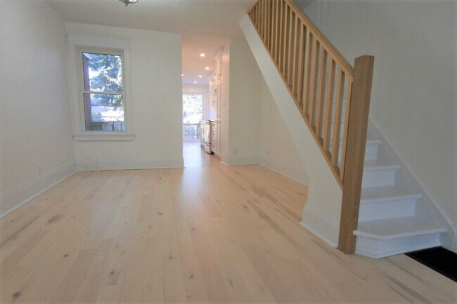 Photo du bâtiment - 19A Hiawatha Rd