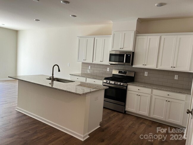 Building Photo - 7127 Bentz St