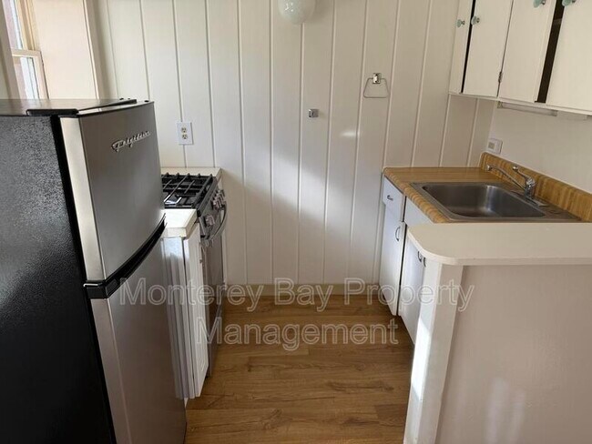 Foto del edificio - 332 Central Ave