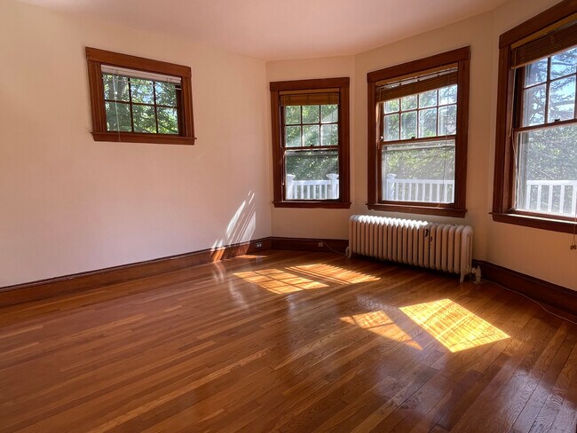 Foto del edificio - 111 Russett Rd