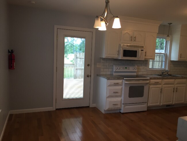 Foto del edificio - 141 Maplewood Ln