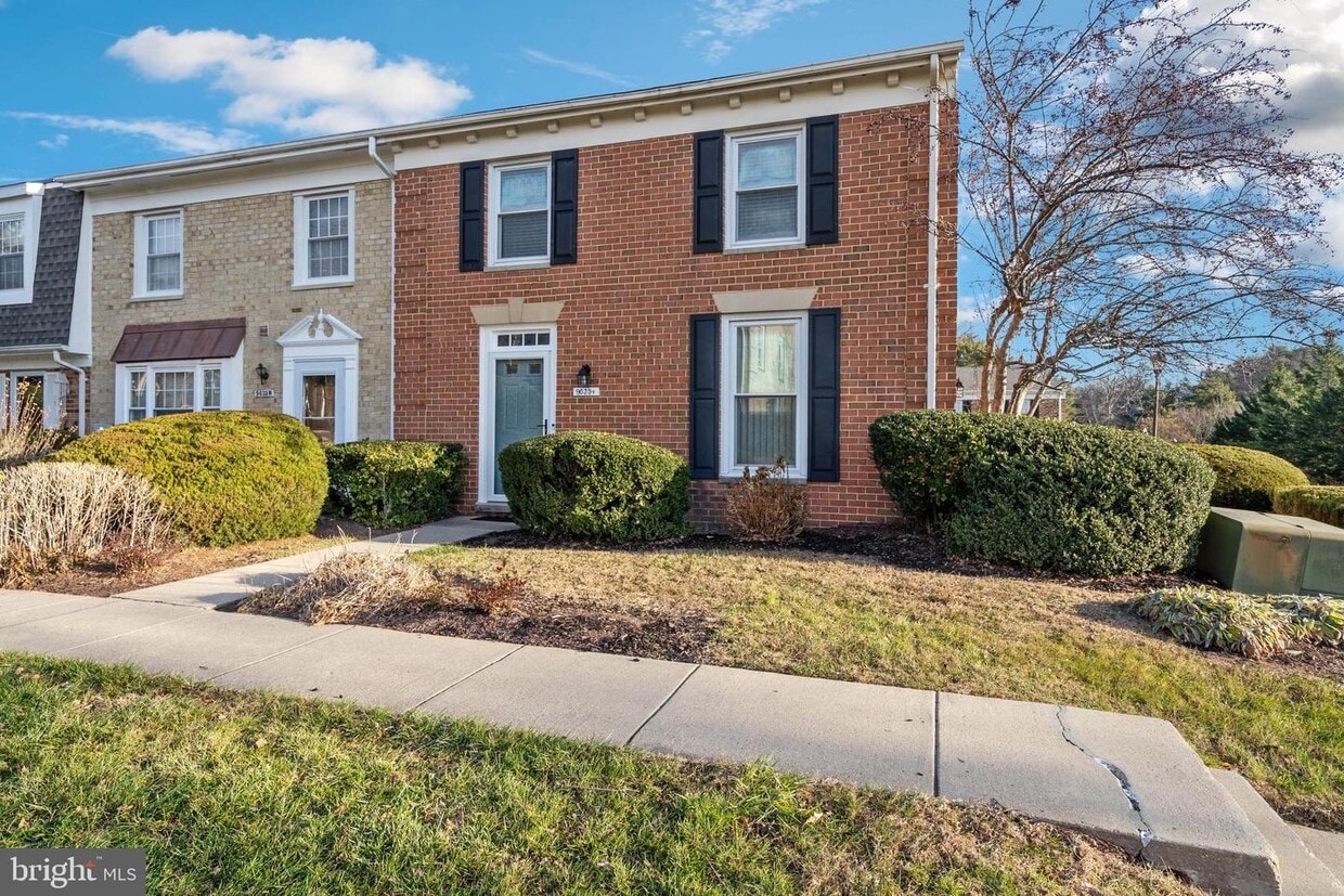 Primary Photo - 9035 N Laurel Rd