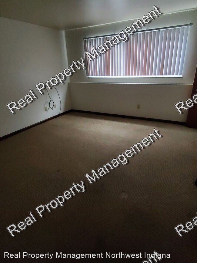 Foto del edificio - 7036 White Oak Ave