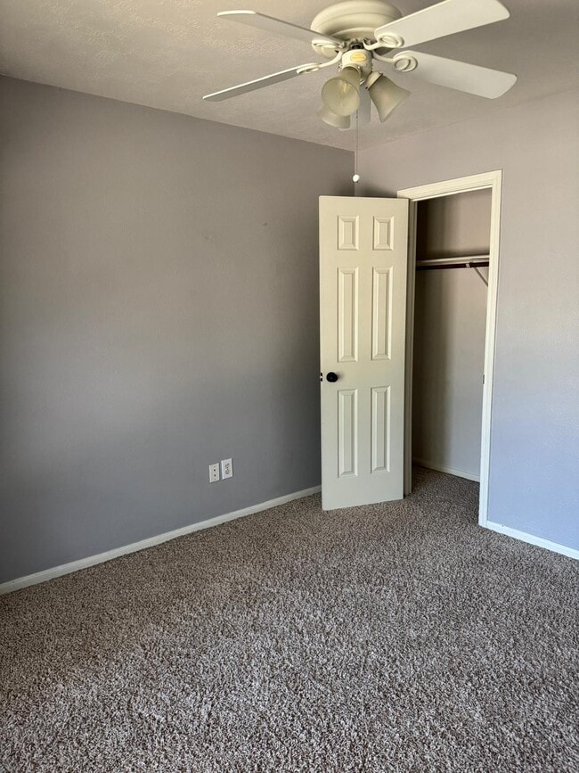 Building Photo - 18219 Water Mill Dr