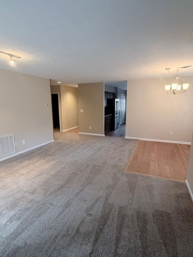 Building Photo - Great Location - 2 Bed, 2 Bath Condo Available Now!