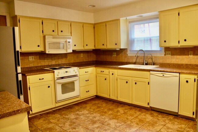 Foto del edificio - 3212 Poppleton Ave