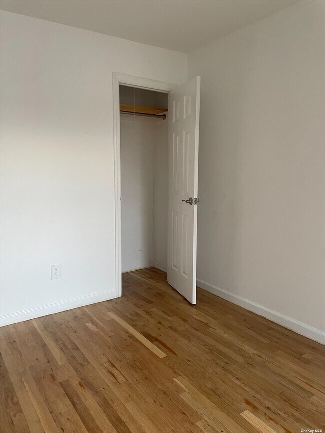 Foto del edificio - 71-16 73rd St