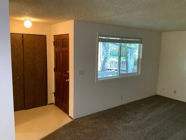Foto del edificio - 1 Bedroom Condo in Southwest Eugene