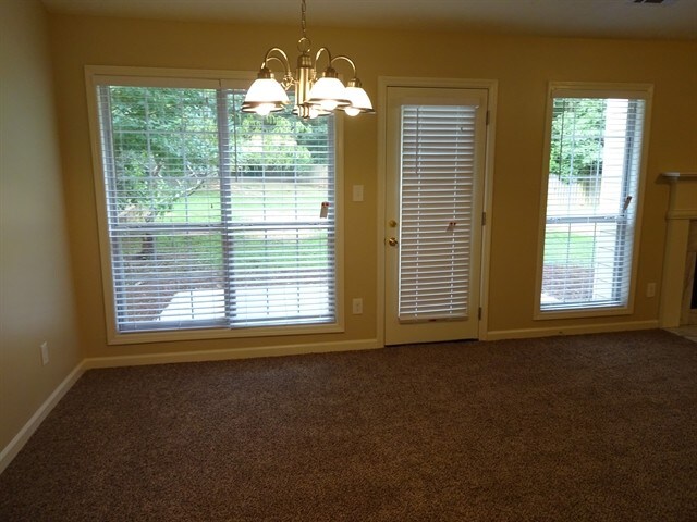 Building Photo - 460 Sunnyside Drive