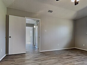 Building Photo - 3310 Hampton Dr