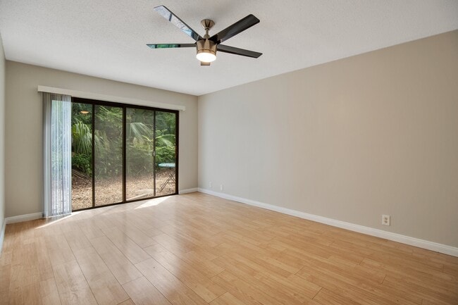 Photo - 10 Sheoah Blvd Townhome