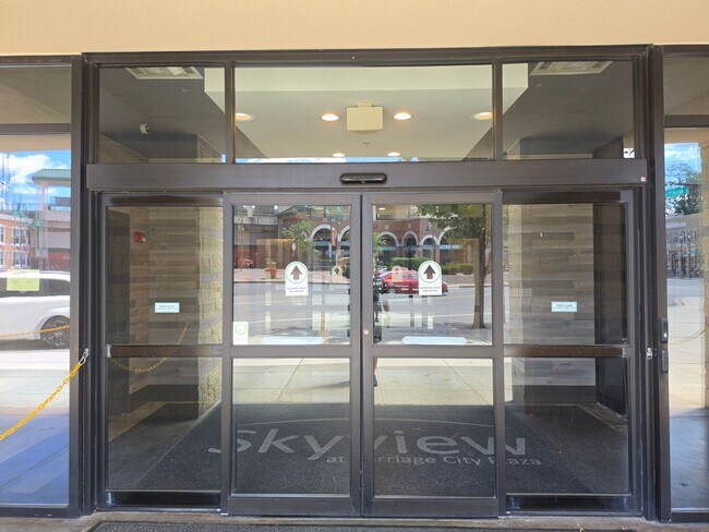 Foto del edificio - Be the first to occupy this renovated 2-bedroom & 2 full bathrooms condominium with lots of ameni...
