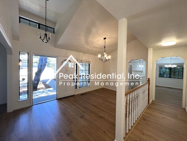 Foto del edificio - 3 br, 2 bath House - 2778 King Edward Dr