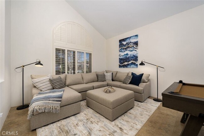 Building Photo - 48674 Acropolis St