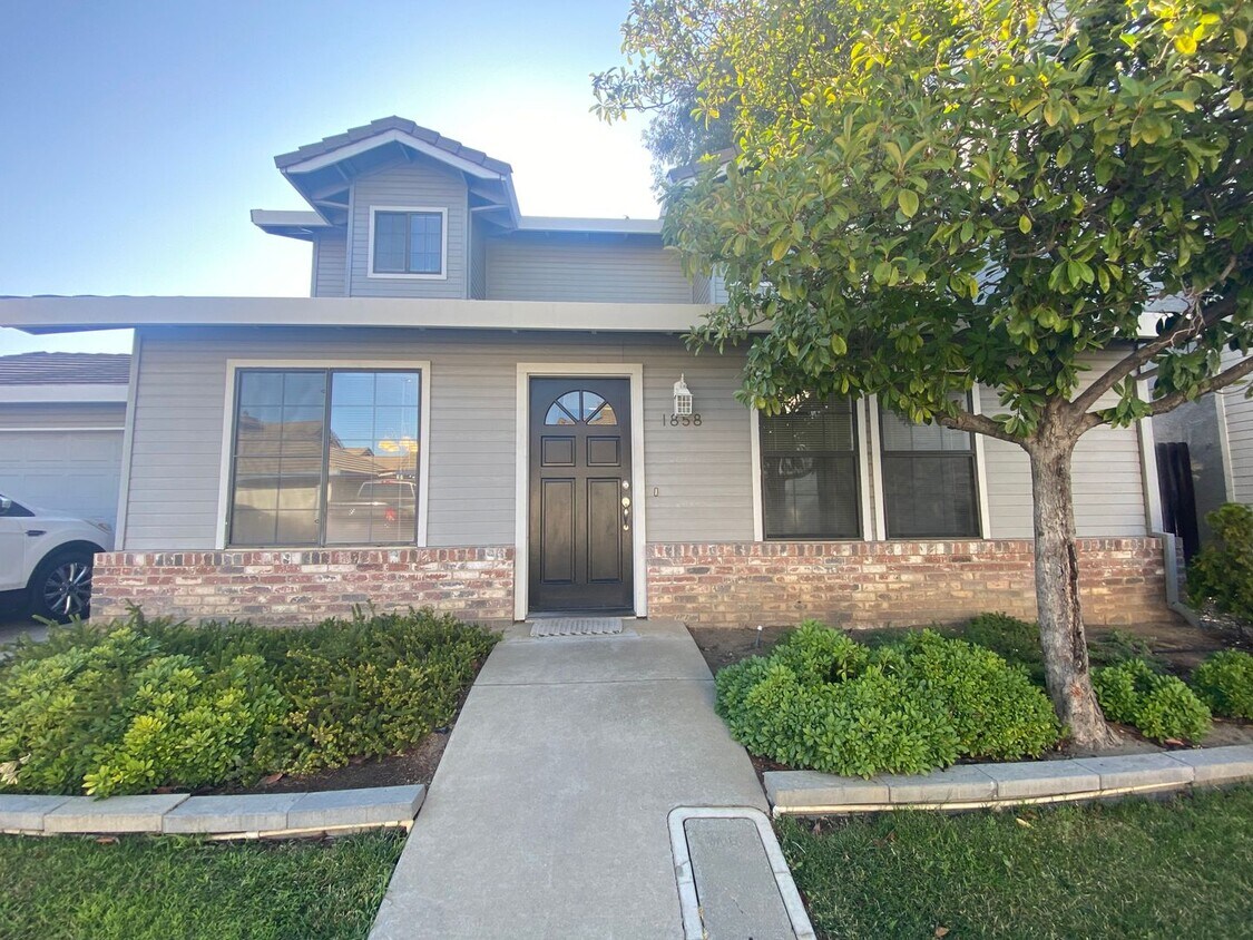 Foto principal - 3 Bedroom Home - Coming Soon
