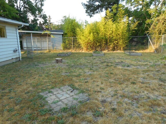 Foto del edificio - 3 Bedroom 1 Bath House in South Corvallis!