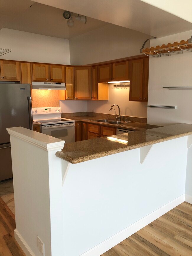 Kitchen - 6363 Christie Ave